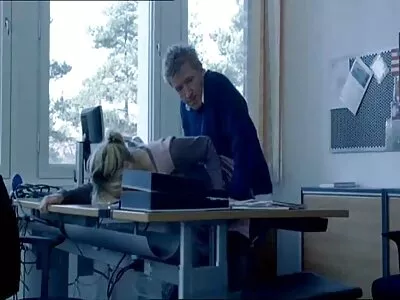 શ્વેત માં blowjob પછી પથારી પર fucked સરસ tits સાથે સોનેરી બેબ