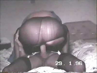 Busty શિંગડા MILF દાંડી અને fucks તેના સૌથી મોટા વળગાડ